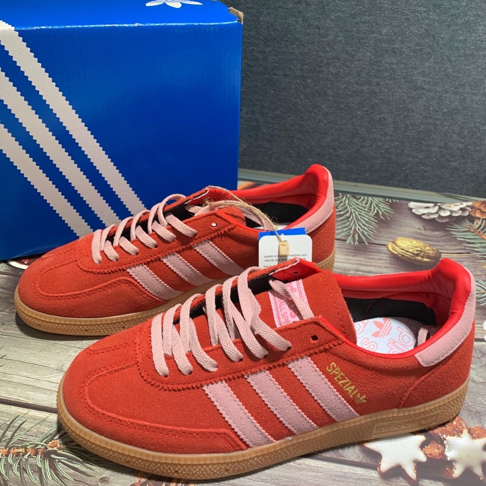 Exclusive Women's Shoes - Wos Handball Spezial IE5894